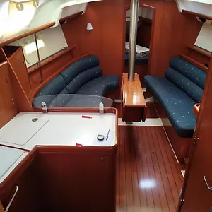 Botel Cruising Boat For Up To 6 People In Masnou, Badalona