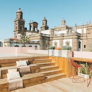 https://veintiuno.in-canary-islands.com
